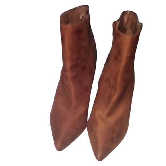 Bamboo Bellflower Faux Suede Alligator Detail Booties In Rust Size 8 - Picture 2 of 12